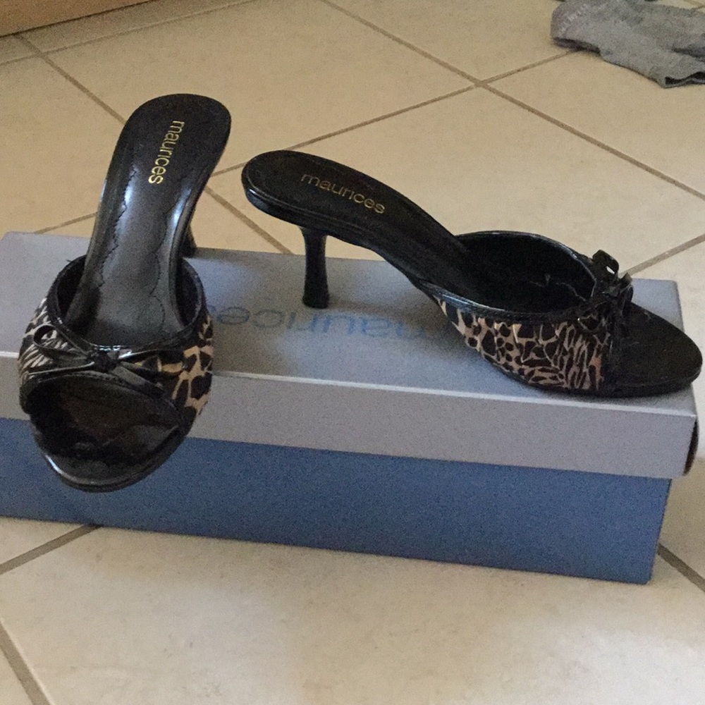EUC Giraffe print slide on heels
